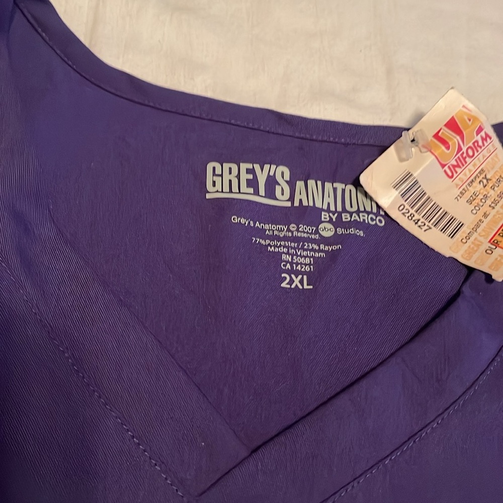 Grey’s Anatomy by Barco women’s scrubs top, purple, size 2X. NWT. - Picture 6 of 9